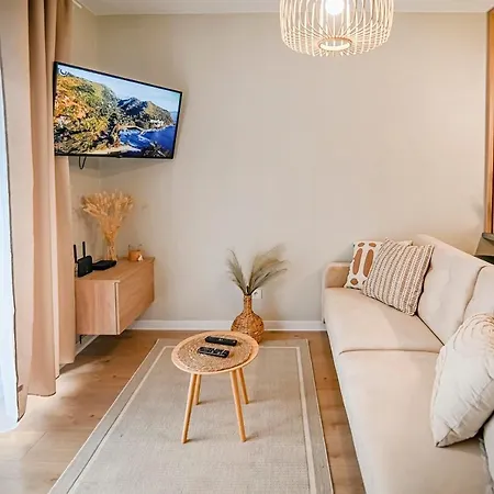 Warzywna アパート レシュノ