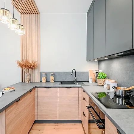 Warzywna アパート レシュノ